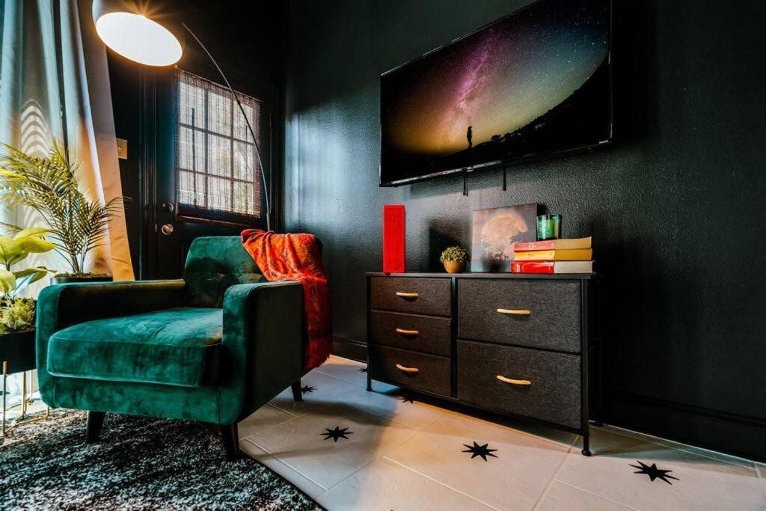 Stylish & Romantic Home, Long-Term Friendly, King バトンルージュ エクステリア 写真